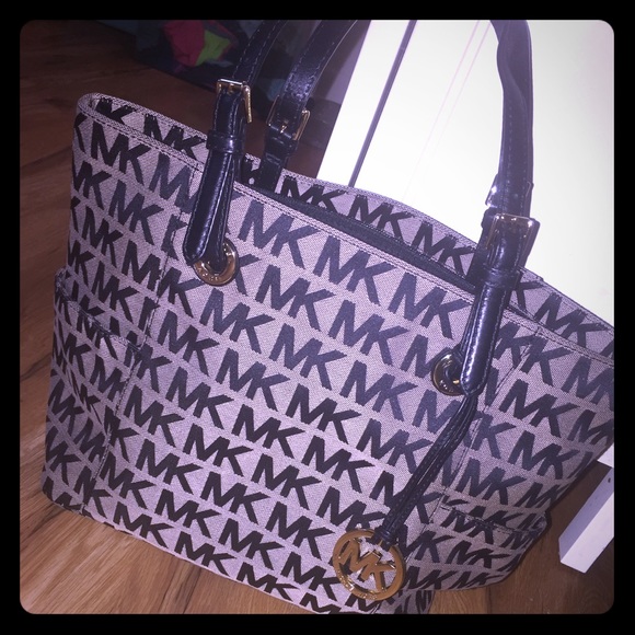 Michael Kors Handbags - Michael Kors Jet Set Monogram